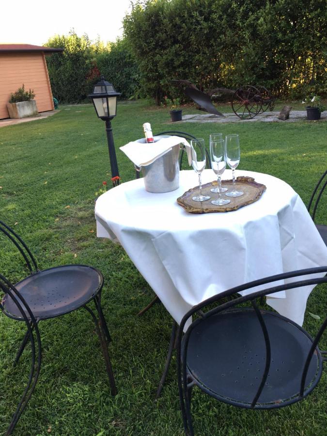 Societa Agricola Le More Agriturismo La Dondina بودريو المظهر الخارجي الصورة