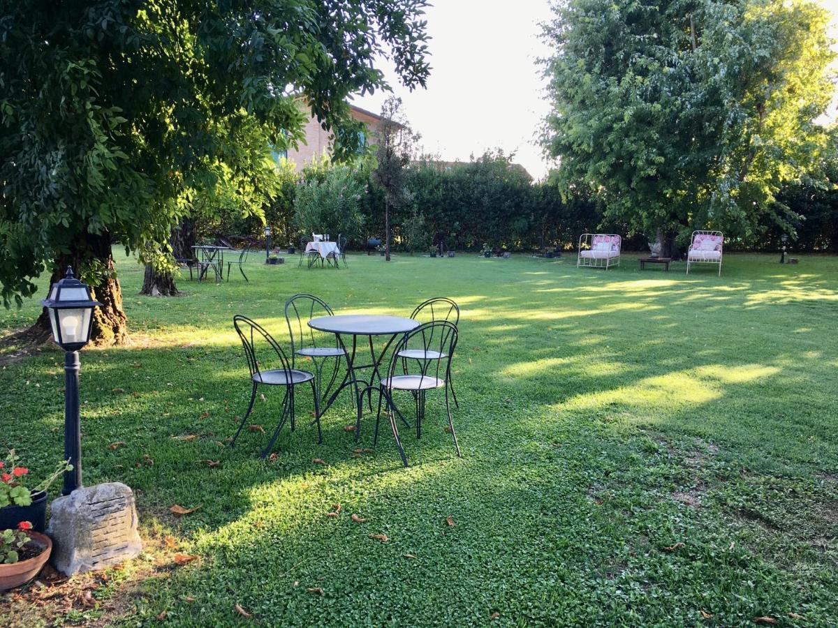 Societa Agricola Le More Agriturismo La Dondina بودريو المظهر الخارجي الصورة