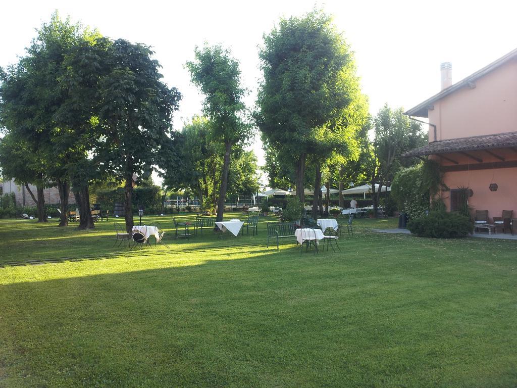 Societa Agricola Le More Agriturismo La Dondina بودريو المظهر الخارجي الصورة